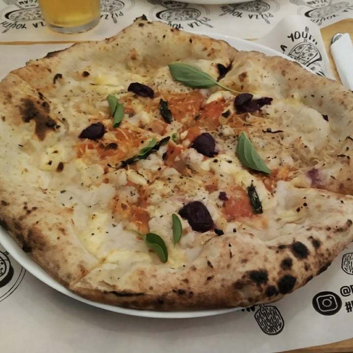 review photo of Pizza Youth Vegan marguerita shared by @letsverissimo on 09 Jun 2022 - review