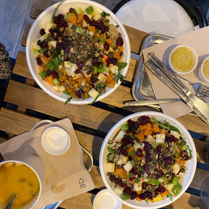 review photo of De Soepbar Salad Kale Bowl shared by @mapinknu88 on 15 Apr 2022 - review