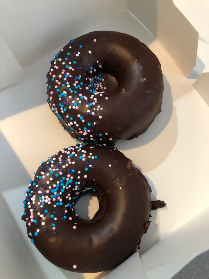 photo of hell yeah gluten free Double Chocolate Donut shared by @llamasluvthis on  28 Feb 2020 - review
