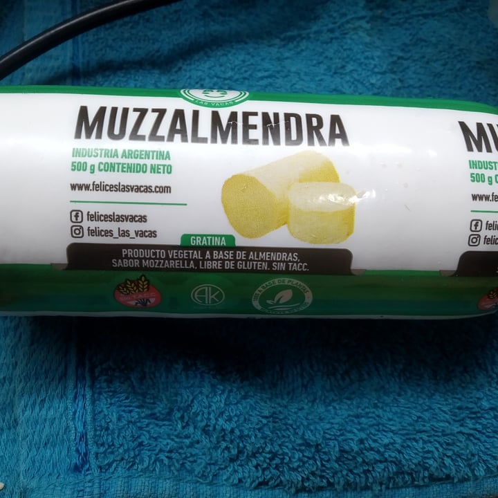 photo of Felices Las Vacas Mozzalmendra shared by @veganmau on  31 Oct 2021 - review