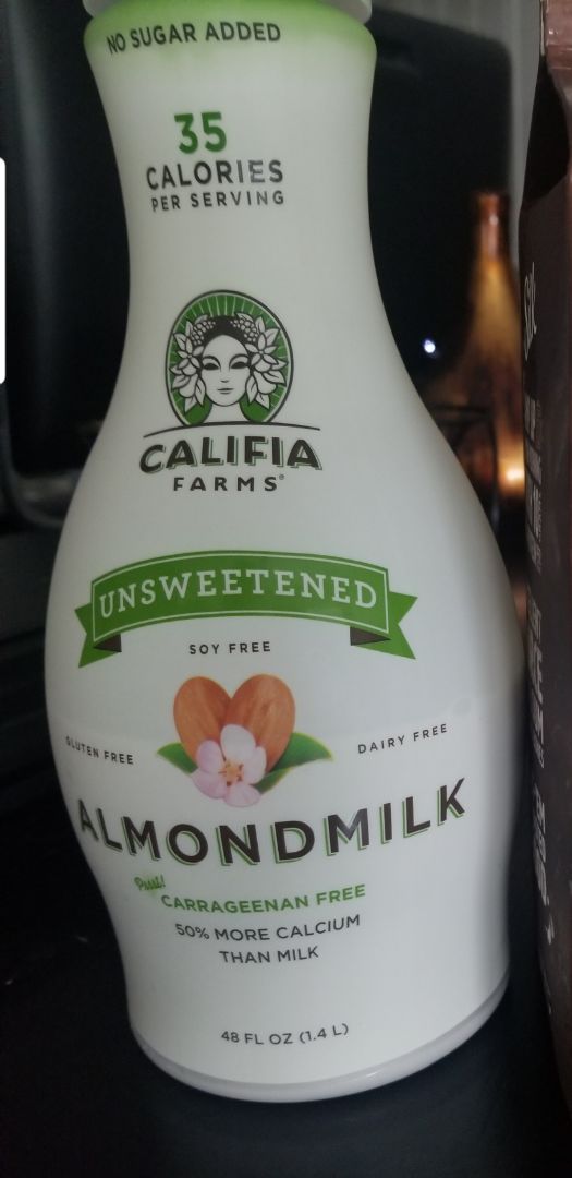 photo of Califia Farms Unsweetened Almondmilk shared by @veganadvovate on  31 Dec 2019 - review