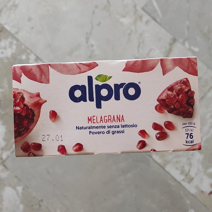 photo of Alpro Melagrana yogurt shared by @scatolettadiceci on  05 Jan 2022 - review