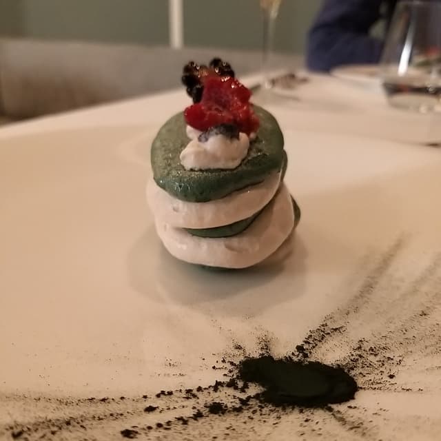Foto del piatto “Meringata di saponine”