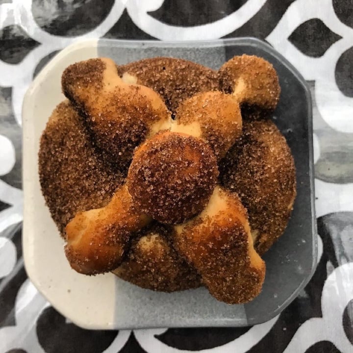photo of Alba's food Pan de muerto shared by @alevegana on  20 Jan 2020 - review