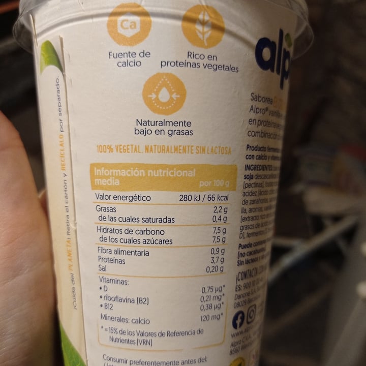 photo of Alpro Yogurt de soja sabor vainilla shared by @flordotoxo on  12 Nov 2020 - review