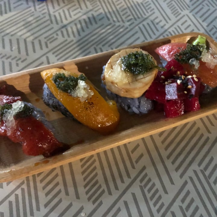 photo of Wakamama Nigiri sushi shared by @meltingpotatoes on  22 Apr 2022 - review