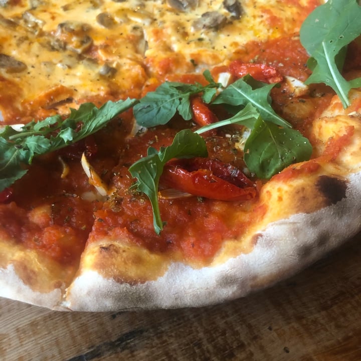 review photo of Fire and Ice Pizza (Thamel) Pizza de Casa Mia shared by @kajolsethia on 14 Apr 2021 - review