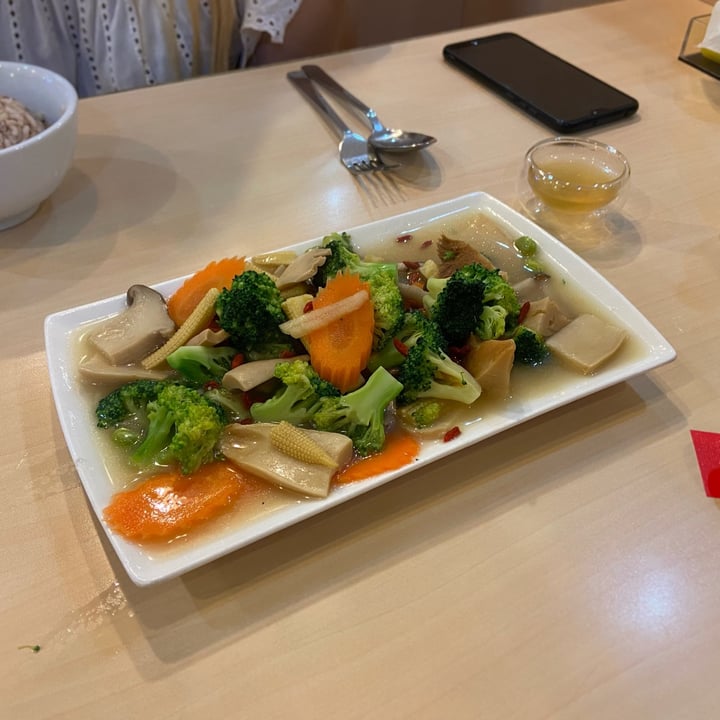 photo of Idealite @ Queensbay Mall Stir Fried Broccoli shared by @dafnelately on  30 Oct 2021 - review