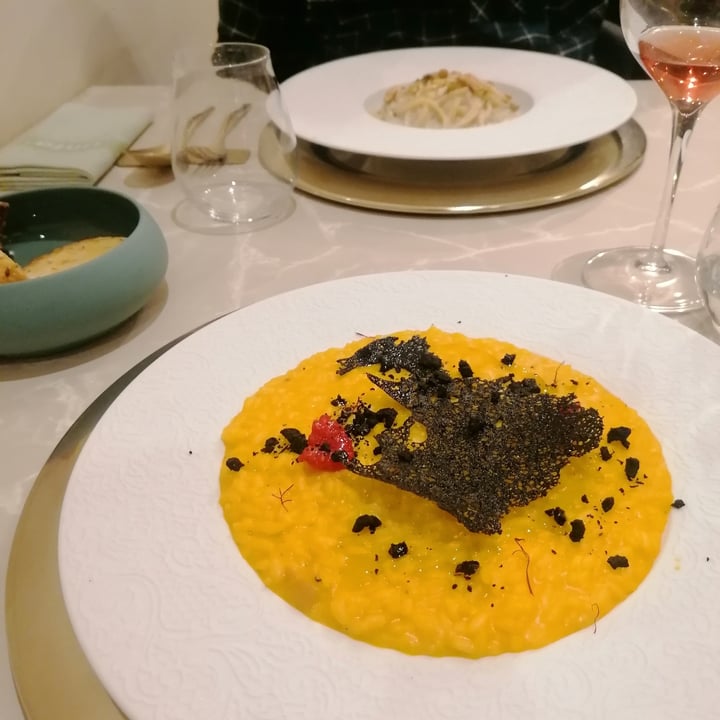 photo of Linfa Milano - Eat Different Risotto Allo Zafferano, Lamponi E Crumble Di Olive Nere shared by @ariri1308 on  13 Mar 2022 - review