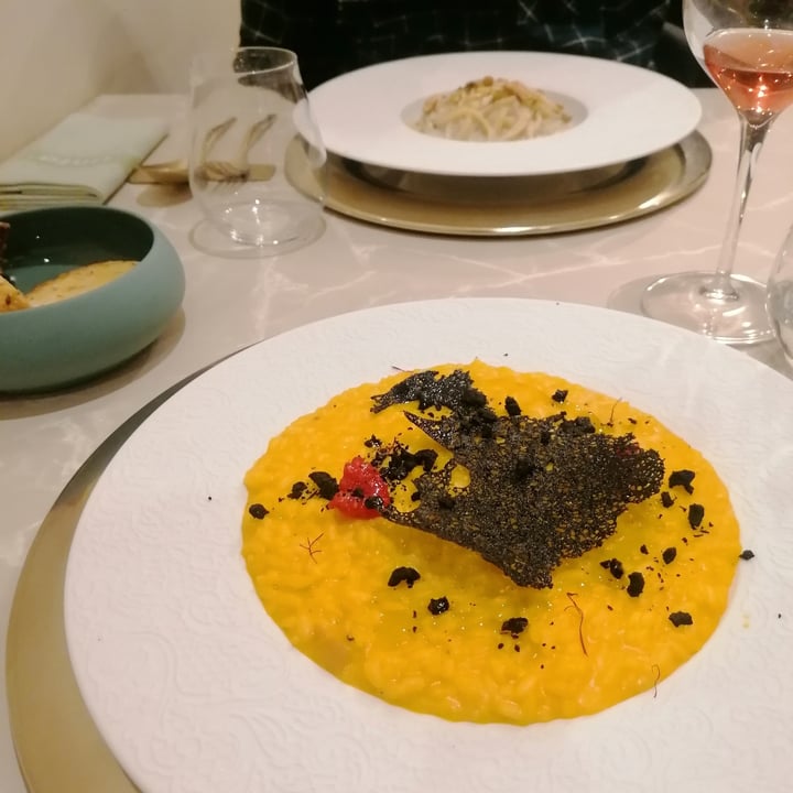 review photo of Linfa Milano - Eat Different Risotto Allo Zafferano, Lamponi E Crumble Di Olive Nere shared by @ariri1308 on 13 Mar 2022 - review