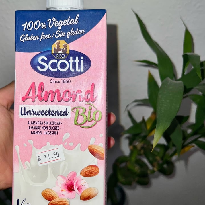 photo of Riso Scotti Leche de almendras shared by @nouraabd on  22 Jun 2022 - review