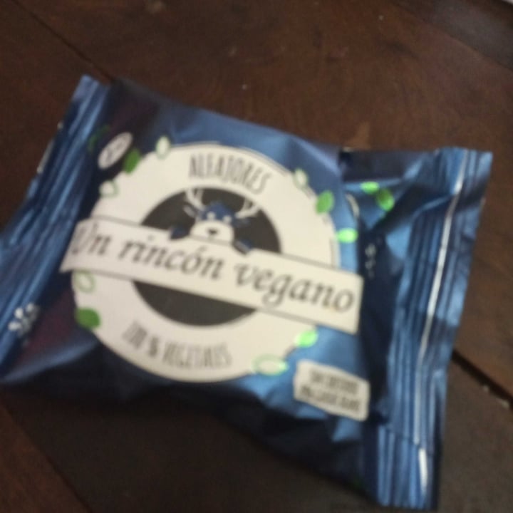 photo of Un Rincón Vegano Alfajor de Frutos del Bosque shared by @ayelen-san on  25 Sep 2020 - review