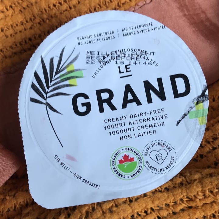 photo of Le Grand Creamy Raspberry Plant-Based Yogurt Alternative shared by @kaykuzina on  14 Apr 2022 - review