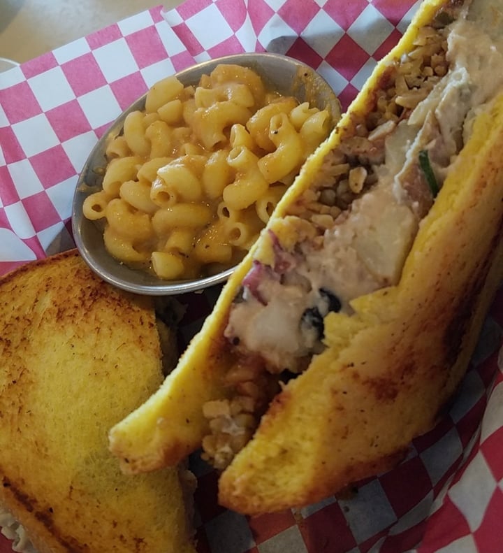 review photo of BBQ 4 LIFE Vegan loaf shared by @danieatsplants11 on 11 Apr 2018 - review