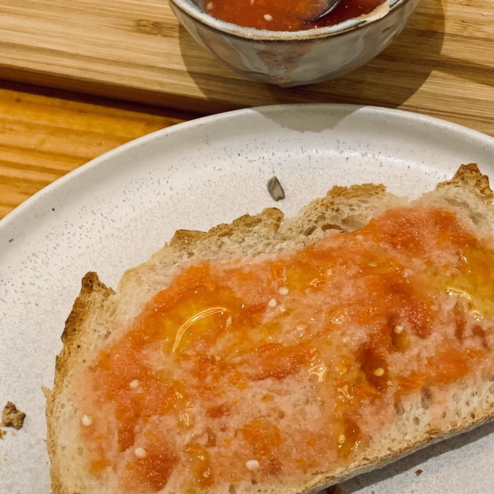 photo of El patio Kinder Bar Tosta con Tomate Y Aceite shared by @naivoncake on  14 Oct 2021 - review