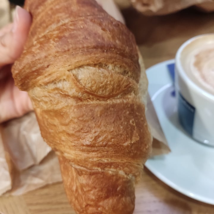 photo of Delice Maison Bakery & Café Croissant shared by @elaine95 on  20 Aug 2022 - review