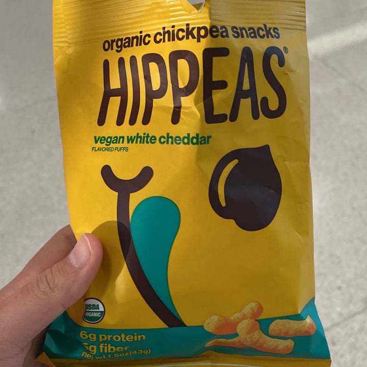 photo of Hippeas Vegan White Cheddar Organic Chickpea Puffs shared by @betsyfrank94 on  16 Mar 2022 - review