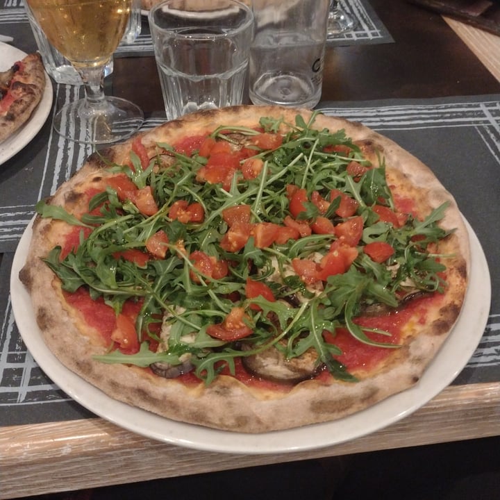 photo of The 4 Elements Pizza Rossa Con Melanzane, Pomodorini, Olio Piccante E Rucola shared by @anahitasazesh on  13 Mar 2022 - review