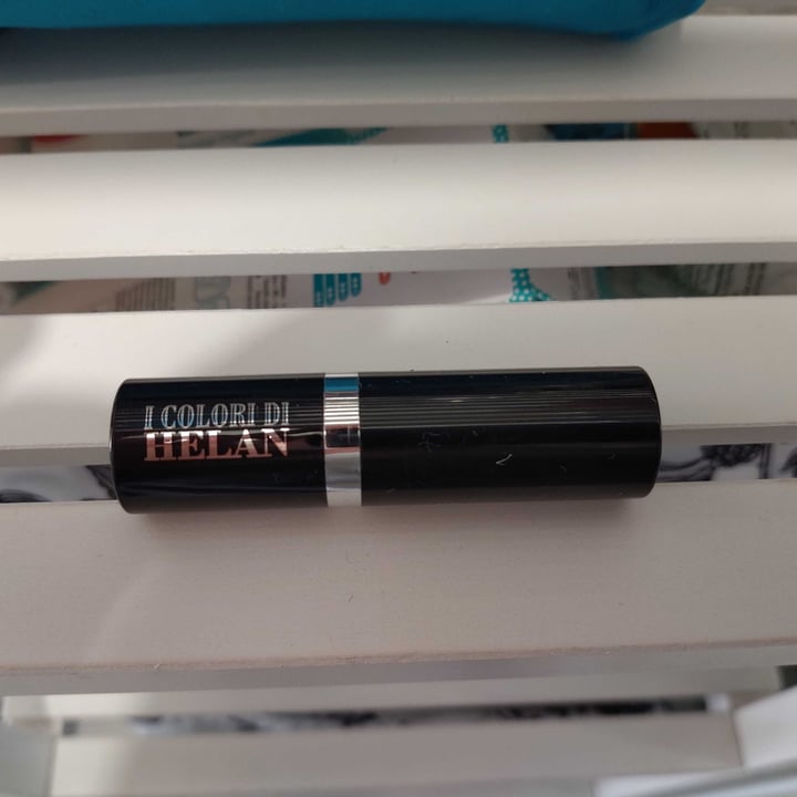 review photo of Helan Bio correttore Stick shared by @lauralig on 01 Nov 2022 - review