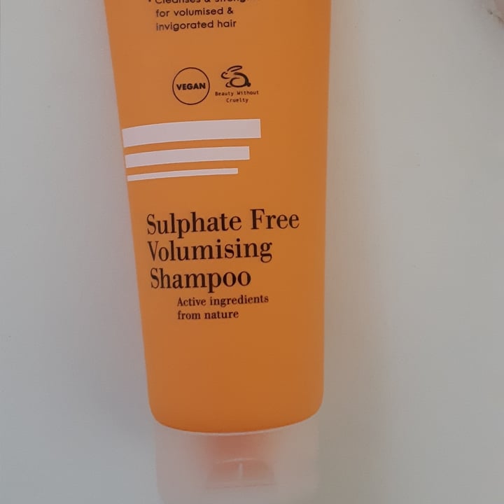 photo of Woolworths Sulphate free Volumising Shampoo shared by @michpleace13 on  29 Aug 2020 - review