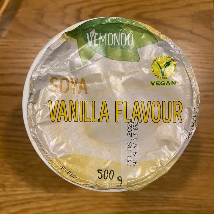 photo of Vemondo yogurt alla vaniglia shared by @carolinam on  21 Jun 2022 - review