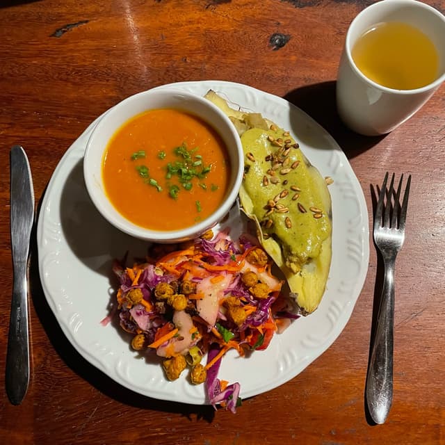Foto del plato “Creme de Cenoura com salada de Inverno”