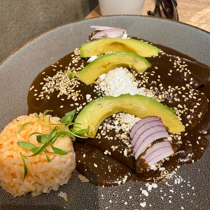 photo of Ojo de Maíz Tamal Relleno De Hongos En Salsa Roja shared by @diana2903 on  09 Jun 2022 - review