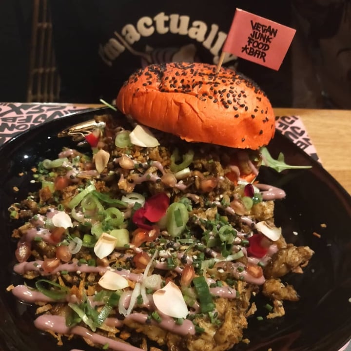 photo of Vegan Junk Food Bar Royal Beastie Shawarma shared by @noevegan on  14 Oct 2021 - review