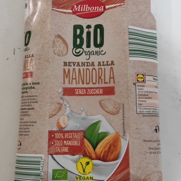 photo of Milbona Bevanda alla mandorla senza zuccheri shared by @gabrip on  01 Jun 2022 - review