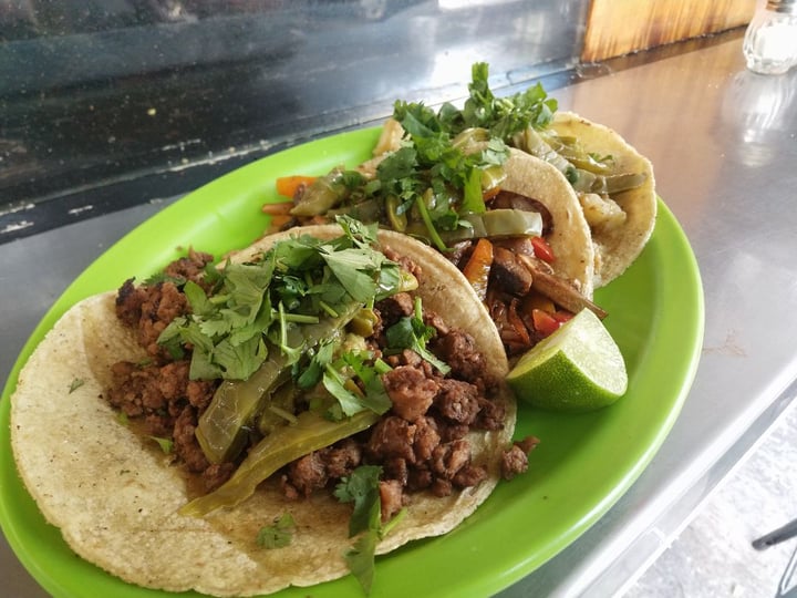 photo of Veganísimo Loncheria Vegana Tacos Orden De 3 shared by @eatwithzara on  19 Jan 2020 - review