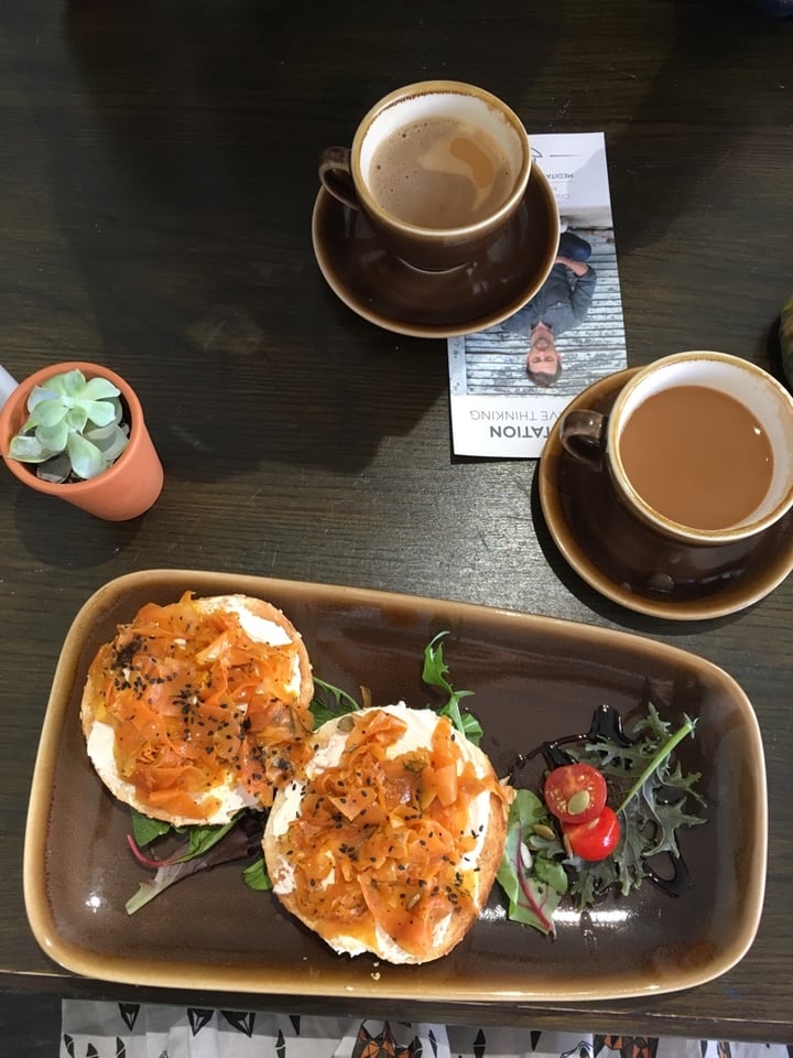 photo of Bonobo Cafe Smoked Carrot Bagel shared by @gimlithecat on  28 Mar 2020 - review