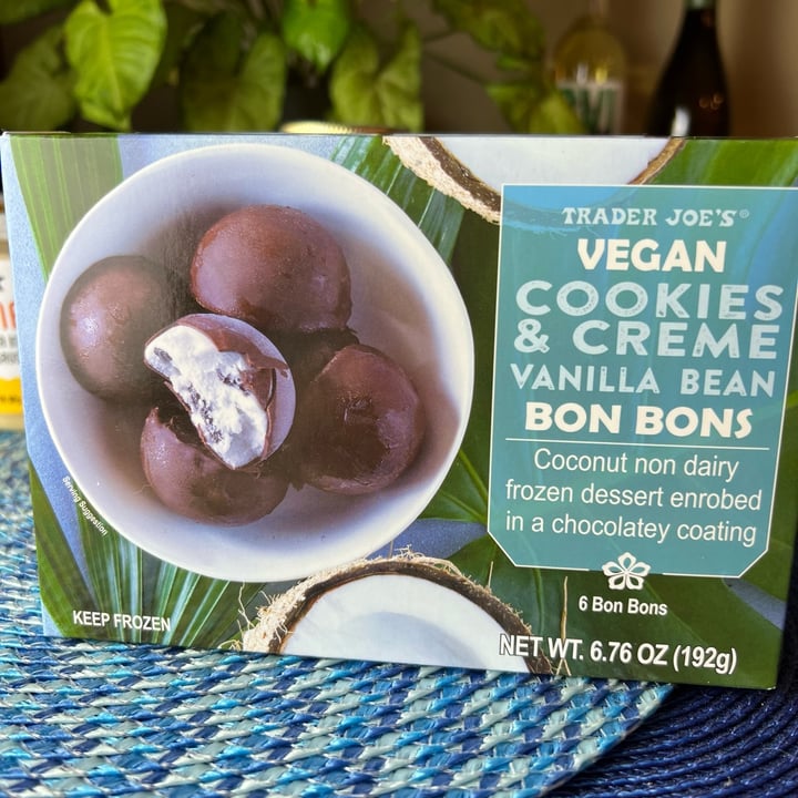 review photo of Trader Joe's Vegan Cookies & Cream Vanilla Bean Bon Bons shared by @veganshowoff on 17 Feb 2022 - review