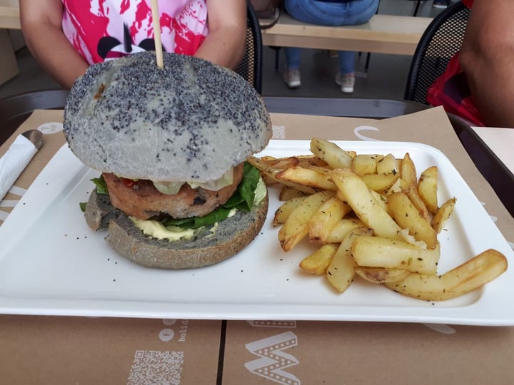 photo of Healthy be good Hamburguesa Black shared by @mapygc on  12 Mar 2020 - review
