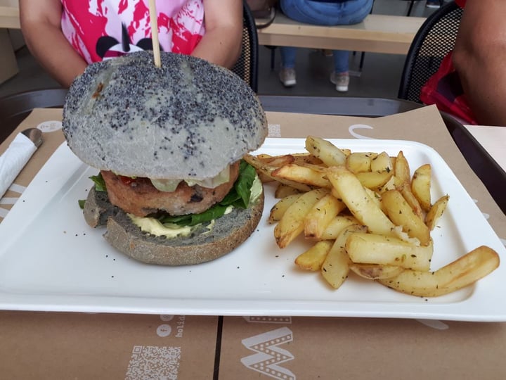 review photo of Healthy be good Hamburguesa Black shared by @mapygc on 12 Mar 2020 - review