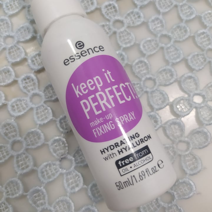 photo of Essence Cosmetics Keep it perfect - Fixing Spray shared by @seminidichia on  16 Jun 2022 - review