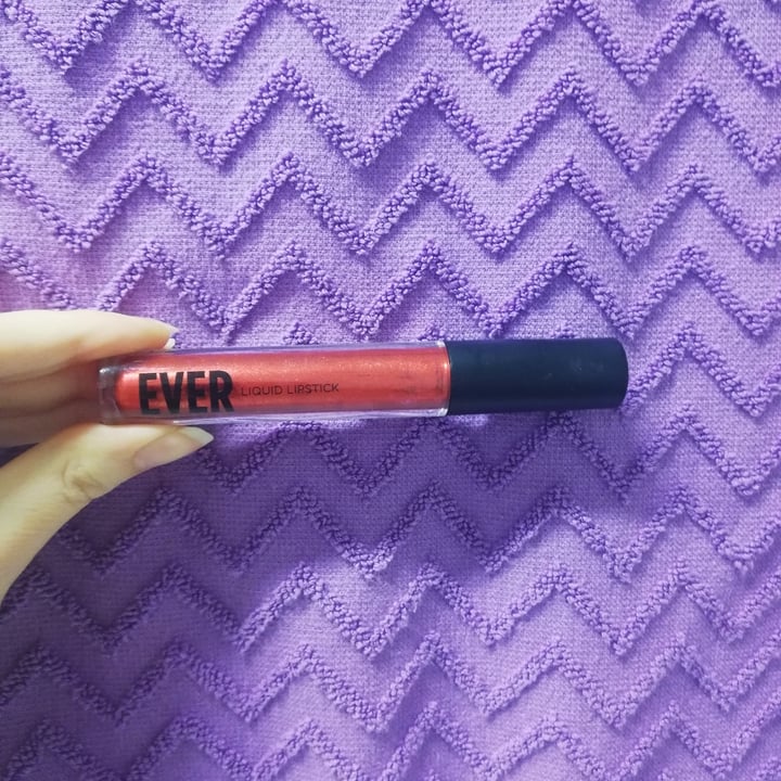 review photo of Wemakeup Ever rossetto liquido shared by @veganchick1999 on 16 Apr 2021 - review