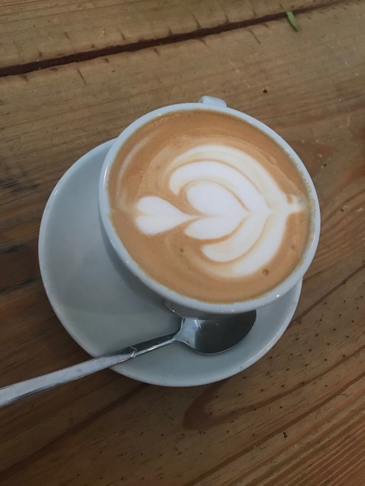 photo of OL'DAYS Coffee and Deli Latte Con Leche De Almendras shared by @juliprisma on  08 Mar 2020 - review