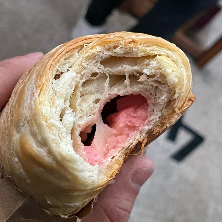 photo of Kabra Plant Based Croissant shared by @goodhabitos on  29 Jun 2022 - review