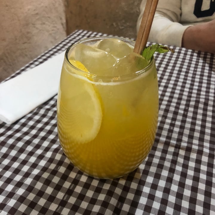 photo of El patio vegan limonada mango maracuya shared by @lulymiranda on  02 Nov 2022 - review