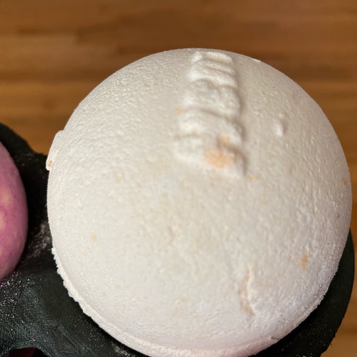 LUSH Fresh Handmade Cosmetics Butterball Bath Bomb Review abillion