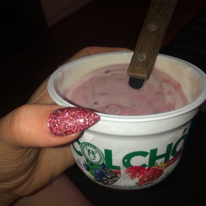 review photo of Felices Las Vacas Yogur con colchon de frutos rojos shared by @carovivern on 29 Nov 2022 - review