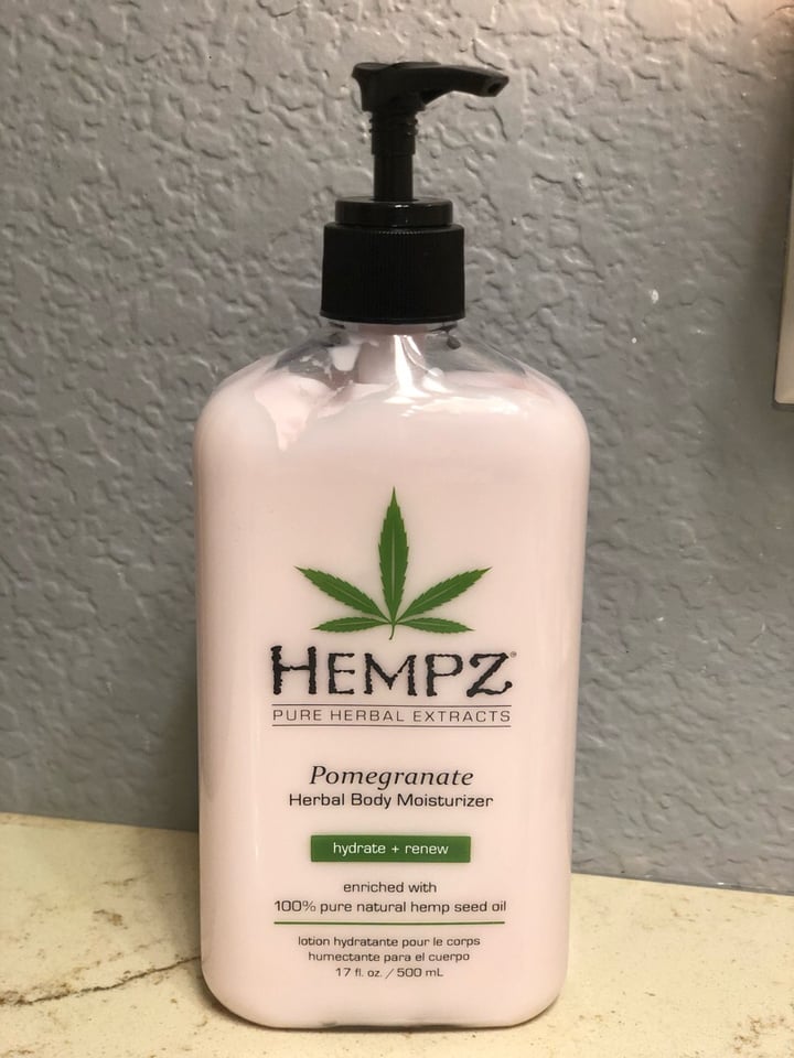 review photo of Hempz Sensitive Skin Herbal Body Moisturiser shared by @dianaveggielover on 23 Aug 2019 - review