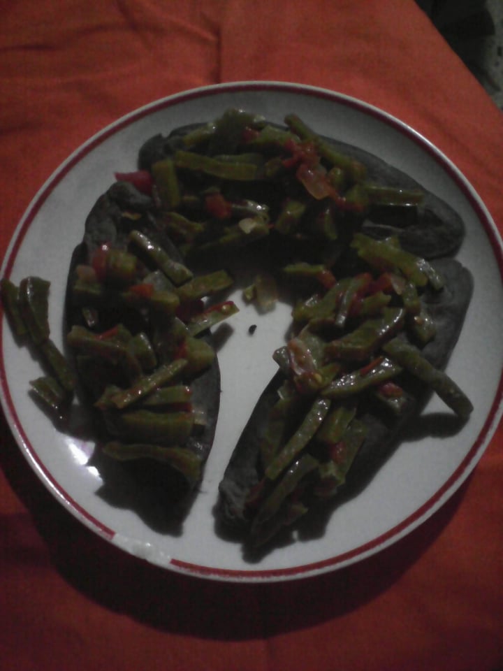 review photo of Antojitos Doña Feli Tlacoyos de garbanzo con maíz azul shared by @israelt on 07 Mar 2020 - review