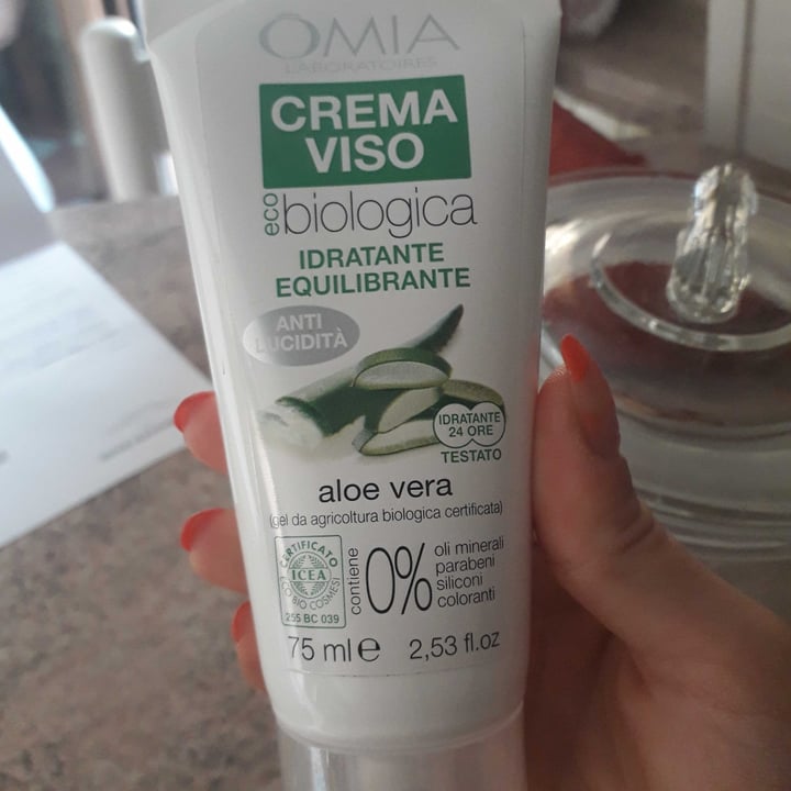 photo of Omia Laboratoires Crema Viso Idratante Equilibrante aloe vera shared by @aleinlove on  03 Aug 2021 - review