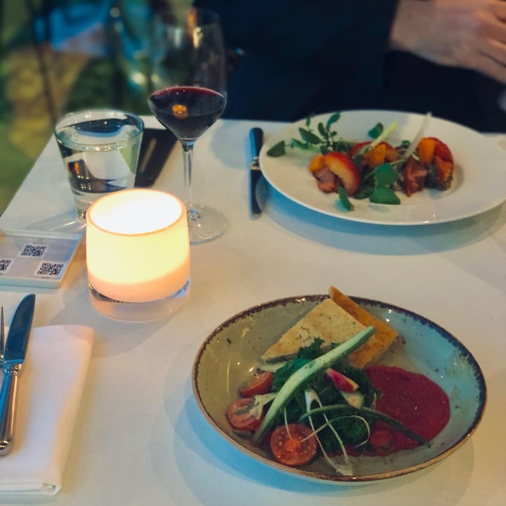 review photo of OXO Tower Restaurant, Bar and Brasserie Kale And Hummus Salad shared by @maxwagner on 17 Sep 2020 - review
