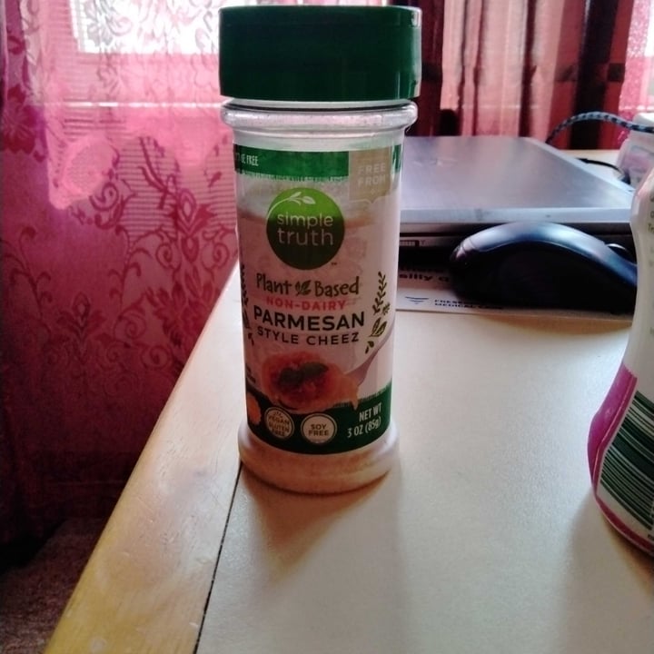 review photo of Simple Truth Parmesan Style Cheez shared by @atillman2009 on 18 Sep 2022 - review