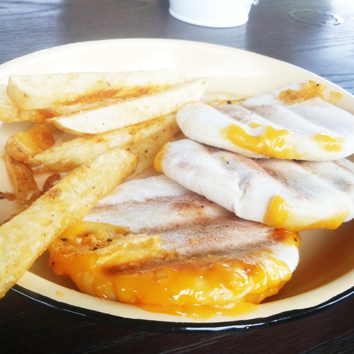 photo of Asher's Corner Cafe @ Ashers Farm Sanctuary Kids Mini Pita & Chips shared by @shonz on  24 Jan 2021 - review