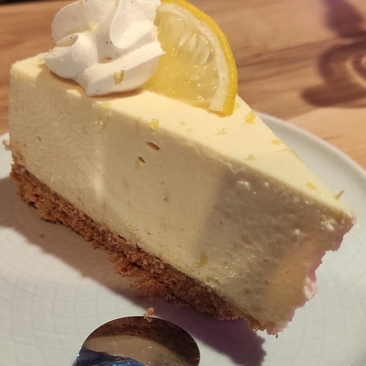 photo of EnVie Vegan lemon cheescake shared by @lelepolly on  12 Oct 2022 - review