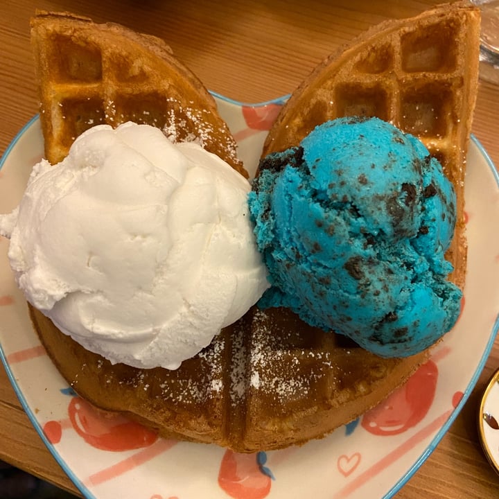 review photo of Heartbreak Melts Ice Cream Cafe Waffles with 2 scoop of ice cream shared by @vegan on 06 Nov 2022 - review