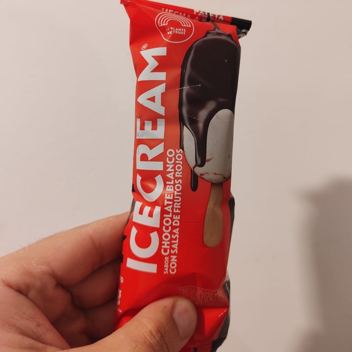 photo of NotCo Not Icecream Paletas sabor Chocolate Blanco con Salsa de Frutos Rojos shared by @xmatiasxvx on  20 Nov 2021 - review